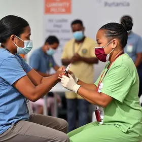 vacinação contra meningite